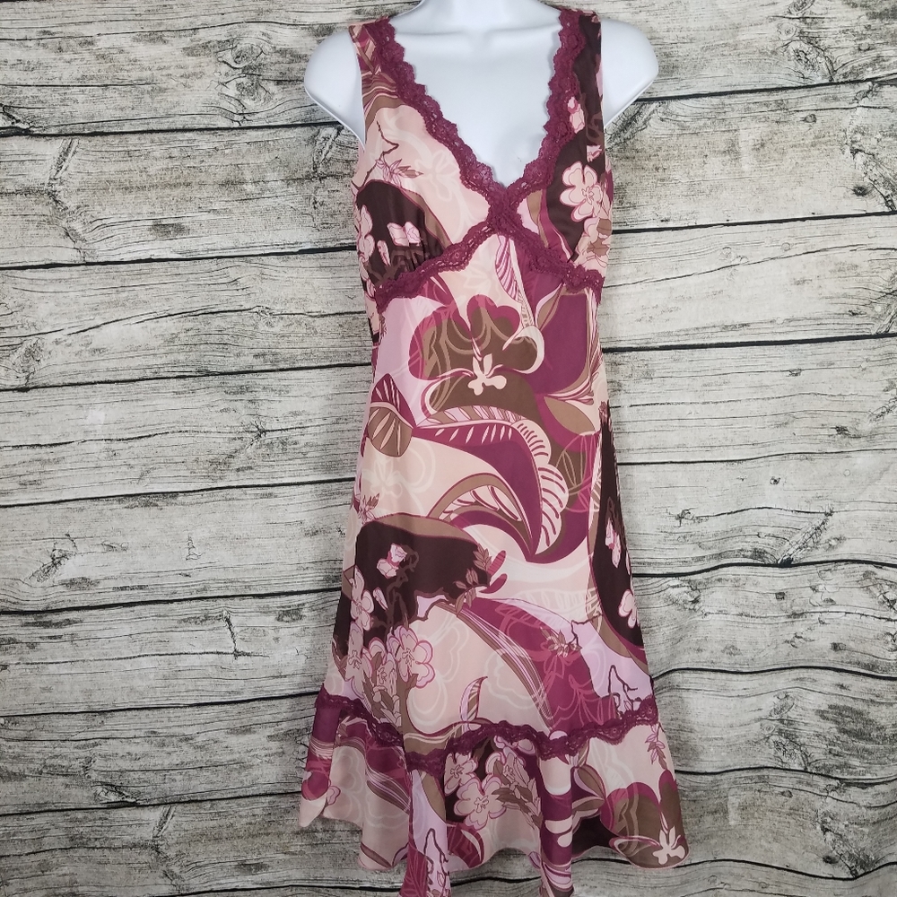 Soulmates Floral Sleeveless Dress Size 5.Pit to pit approx: 16 inches Right